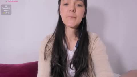 Sara   online show from 09-15-25, 09:04