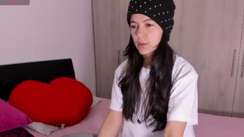 Snapshot of sarasweet_4 chatting on 06-23-26, 10:46 Sara online show from 06-23-26, 10:46