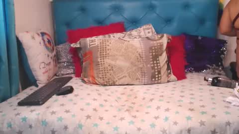 Sara Wills online show from 03-20-26, 02:33