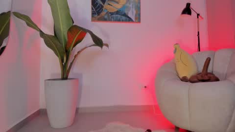 Sara Winstone online show from 11-07-25, 11:16