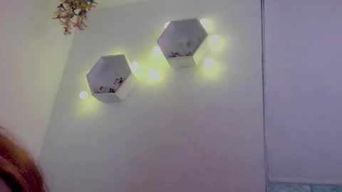 Saray  online show from 11-18-25, 04:17