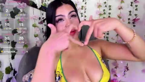 Snapshot of saray__jones chatting on 07-23-26, 01:58 saray__jones online show from 07-23-26, 01:58