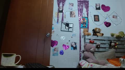 Sara Jimenez online show from 12-18-24, 07:47