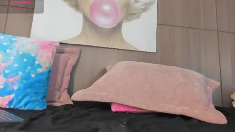 Snapshot of saraycollins chatting on 07-16-26, 03:34 online show from 07-16-26, 03:34
