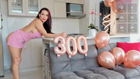 Snapshot of saraymonroe chatting on 06-12-26, 03:55 Saray online show from 06-12-26, 03:55