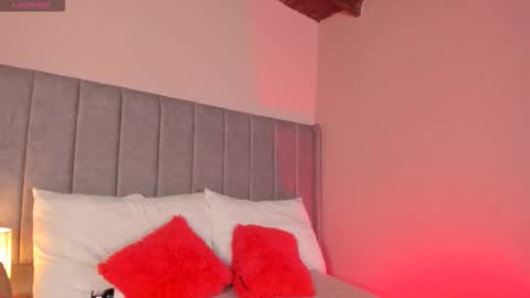 Snapshot of sarigarcia chatting on 11-20-25, 04:45 Sara Garcia online show from 11-20-25, 04:45