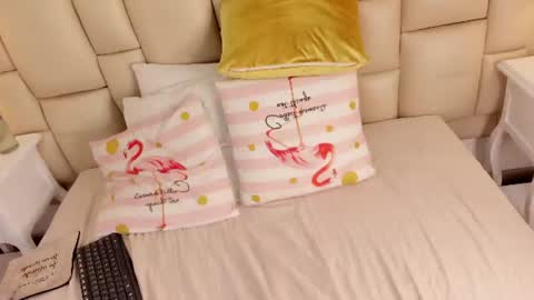 Snapshot of sarit_ chatting on 06-11-26, 12:32 sarit_ online show from 06-11-26, 12:32