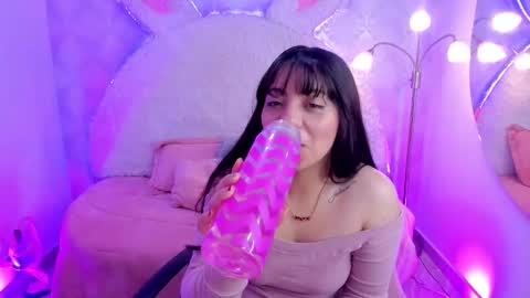 Sara online show from 10-10-25, 02:43