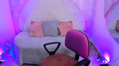 Sara online show from 04-14-26, 03:56