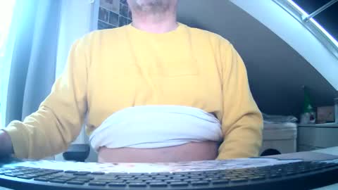 Snapshot of saschaalesi1976 chatting on 02-15-25, 02:22 saschaalesi1976 online show from 02-15-25, 02:22