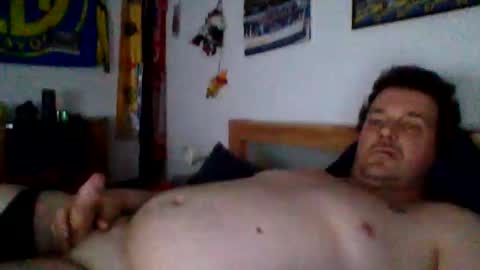 Snapshot of saschacrow1 chatting on 03-23-26, 05:17 Saschacrow1 online show from 03-23-26, 05:17