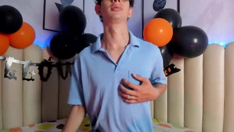 sasha_blazes online show from 10-21-25, 03:40