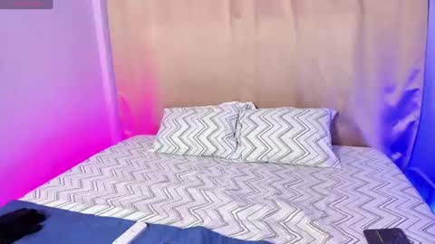 Snapshot of sasha_fox0 chatting on 08-01-26, 05:50 emy online show from 08-01-26, 05:50