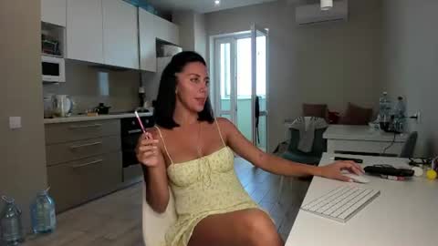 Snapshot of sasha_moon77 chatting on 07-18-26, 08:40 Sasha online show from 07-18-26, 08:40