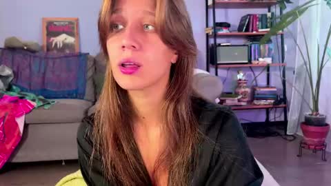 Snapshot of sasha_moormeoow chatting on 09-11-25, 06:35 Alexandra Sasha in short online show from 09-11-25, 06:35