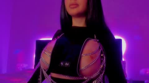 Snapshot of sashachase chatting on 12-19-24, 04:02 Sasha online show from 12-19-24, 04:02