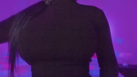 Snapshot of sashachase chatting on 12-29-24, 04:48 Sasha online show from 12-29-24, 04:48