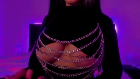 Snapshot of sashachase chatting on 01-09-25, 05:54 Sasha online show from 01-09-25, 05:54