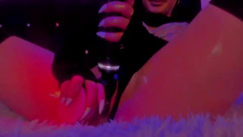 Snapshot of sashachase chatting on 01-26-25, 01:41 Sasha online show from 01-26-25, 01:41