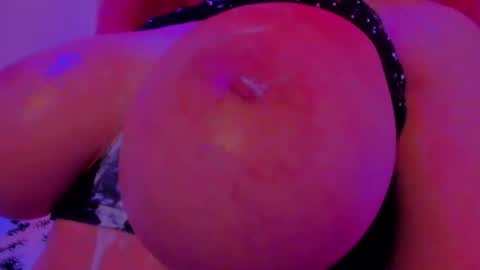 Snapshot of sashachase chatting on 09-20-25, 10:00 Sasha online show from 09-20-25, 10:00