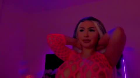 Snapshot of sashachase chatting on 09-30-25, 02:49 Sasha online show from 09-30-25, 02:49