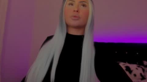 Snapshot of sashachase chatting on 11-06-25, 03:07 Sasha online show from 11-06-25, 03:07