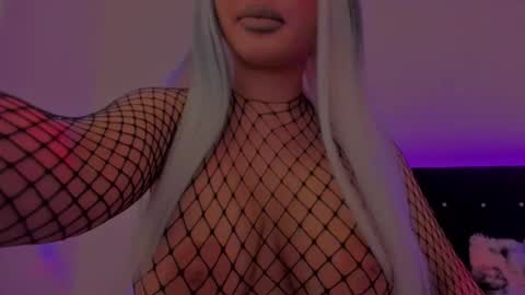 Snapshot of sashachase chatting on 11-23-25, 04:01 Sasha online show from 11-23-25, 04:01