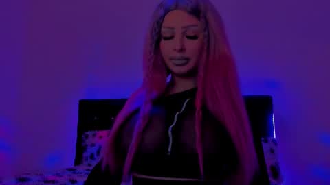 Snapshot of sashachase chatting on 12-01-25, 04:28 Sasha online show from 12-01-25, 04:28