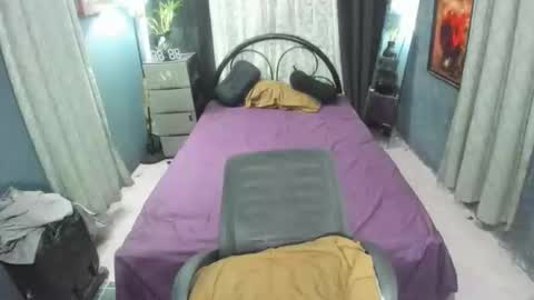 Snapshot of sashahuwanna chatting on 03-18-26, 06:44 ESTELLA online show from 03-18-26, 06:44