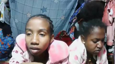 Snapshot of sasivia08 chatting on 04-20-26, 11:28 sasivia08 online show from 04-20-26, 11:28
