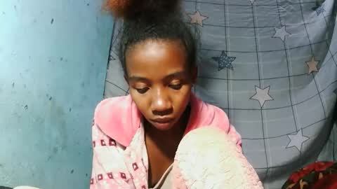 Snapshot of sasivia08 chatting on 05-05-26, 01:57 sasivia08 online show from 05-05-26, 01:57