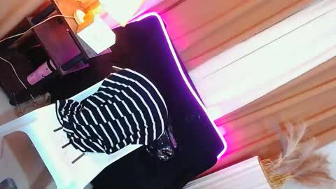 Snapshot of sassa_lilly chatting on 09-26-25, 01:15 sassa_lilly online show from 09-26-25, 01:15