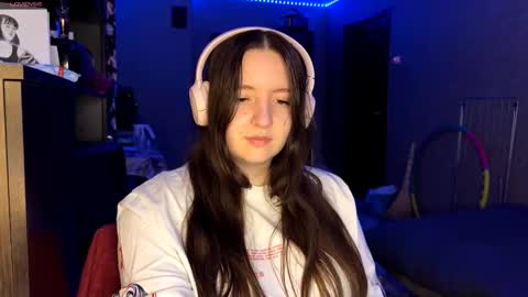 Marmulka or Mary online show from 11-26-25, 05:25