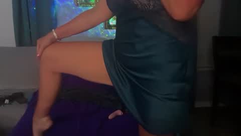 Snapshot of sassyhotwife00 chatting on 07-10-26, 02:16 sassyhotwife00 online show from 07-10-26, 02:16