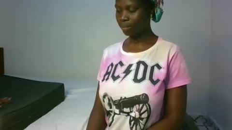 Snapshot of sassytannia chatting on 02-28-26, 01:01 sassytannia online show from 02-28-26, 01:01