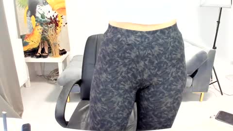 sassytiff online show from 12-15-25, 10:08