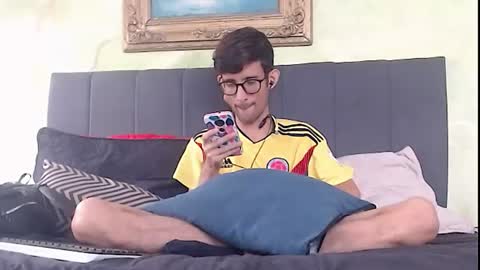 sasuke_bigcock online show from 06-19-26, 01:37