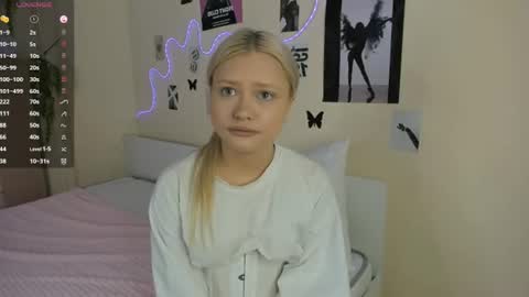 satinpresence online show from 06-10-26, 04:56