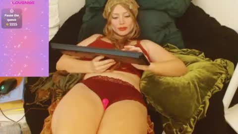 Snapshot of satrinarose chatting on 07-08-26, 04:50 Rose online show from 07-08-26, 04:50