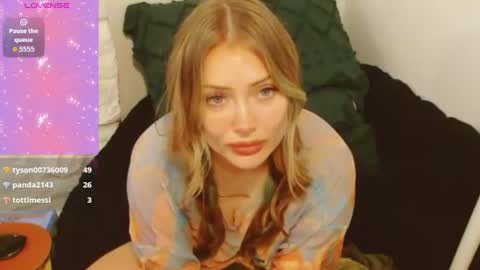Snapshot of satrinarose chatting on 07-10-26, 04:28 Rose online show from 07-10-26, 04:28