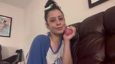 Snapshot of saturnine_sweetness chatting on 09-19-25, 12:56 Saturnine online show from 09-19-25, 12:56