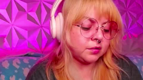 Gina George online show from 10-14-25, 03:18