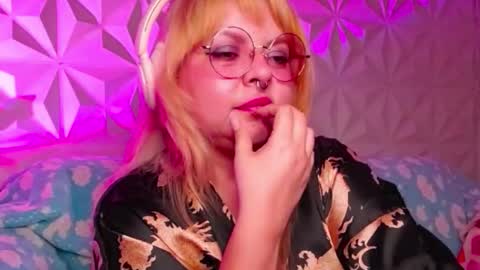 Gina George online show from 10-16-25, 12:00