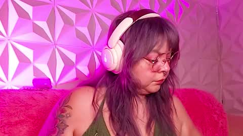 Gina George online show from 10-24-25, 02:08