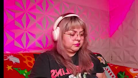 Gina George online show from 12-16-25, 11:32