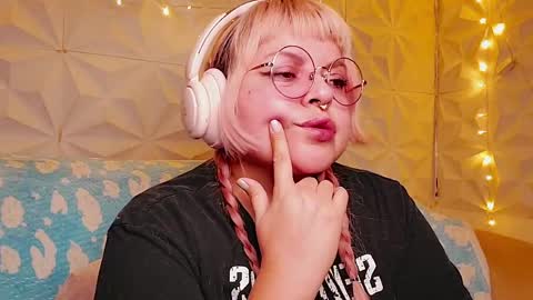 Gina George online show from 05-20-26, 01:34
