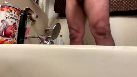 Snapshot of saucy_latino chatting on 10-25-25, 03:36 ElVergone online show from 10-25-25, 03:36