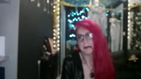 SaucySky online show from 10-31-25, 07:26