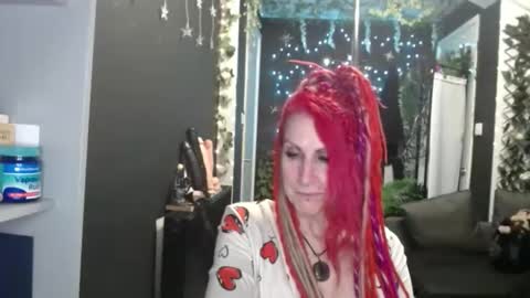 SaucySky online show from 11-14-25, 12:42