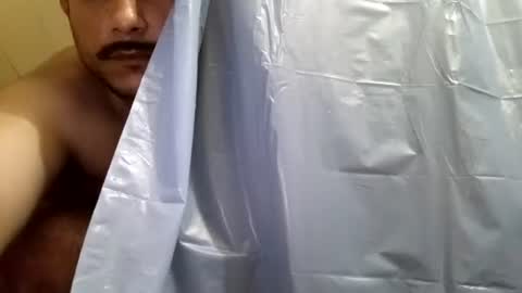 Snapshot of saul73273 chatting on 07-12-26, 11:23 saul73273 online show from 07-12-26, 11:23